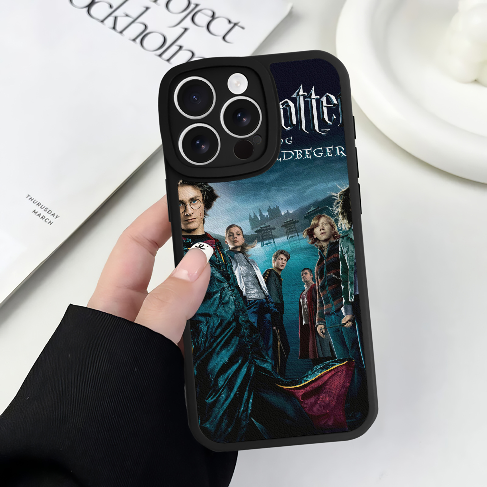 （画像用） Harry Potter ハリー・ポッターシリーズ 【iPhone 16シリーズ対応】シリコンスマホケース（レザー調） 材質：シリコン